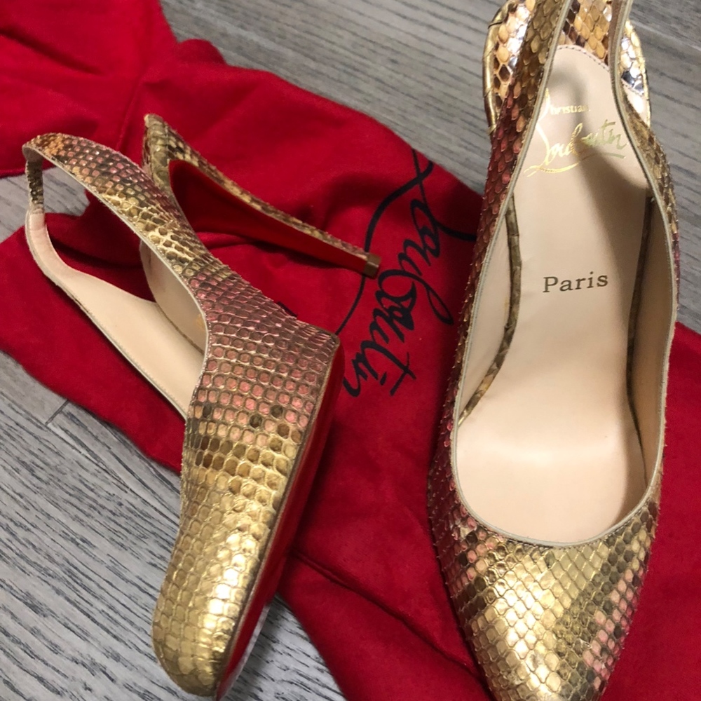 **** SOLD*******Christian Louboutin
